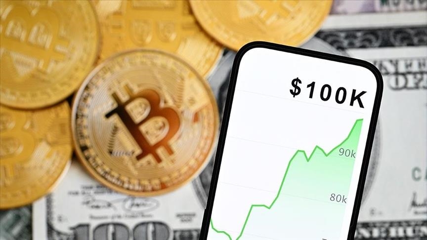 Цена биткоина превысила $100 тыс. на фоне оптимизма по поводу криптопланов Трампа