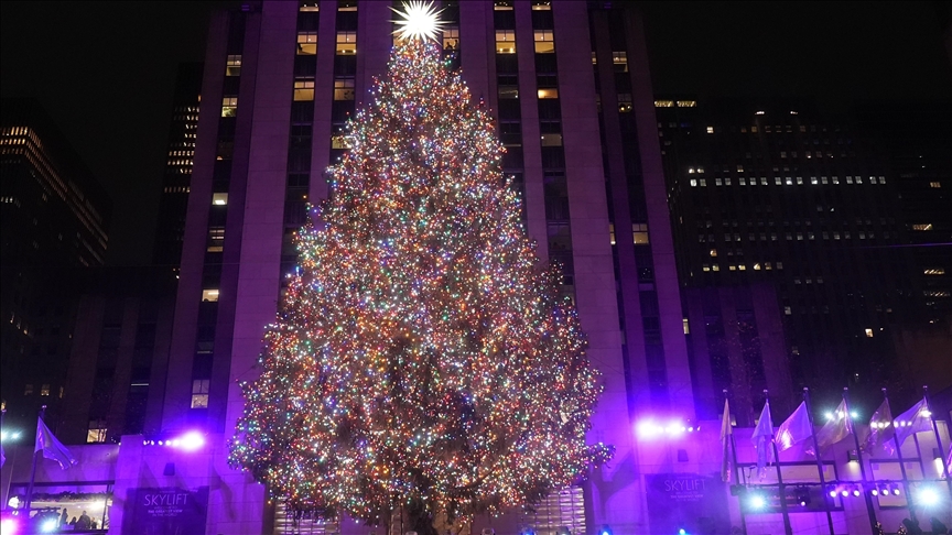 SAD: Božićna jelka Rockefeller centra osvijetljena u New Yorku