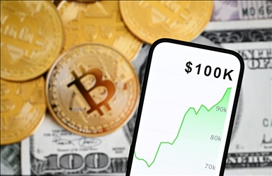 Bitcoin prvi put u istoriji vrijedniji od 100.000 dolara