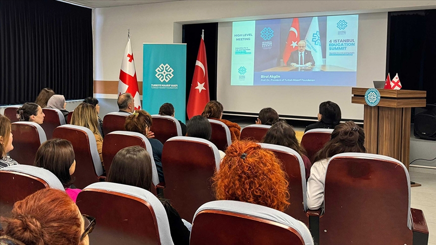 4. İstanbul Eğitim Zirvesi'nde üst düzey oturum yapıldı