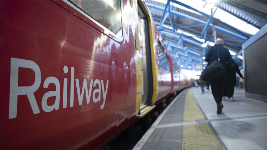 UK train services paralyzed due to nationwide fault