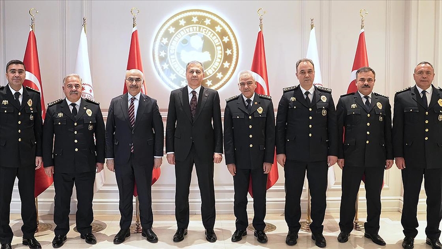 İçişleri Bakanı Yerlikaya, yeni atanan il emniyet müdürlerini tebrik etti