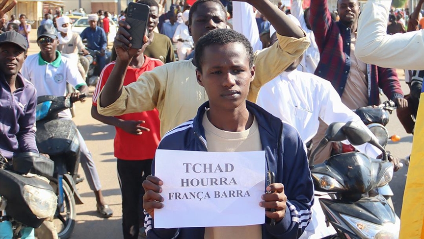 ‘’Tchad Hourra, France barra’’: manifestation de soutien à la rupture des accords militaires entre N’Djamena et Paris