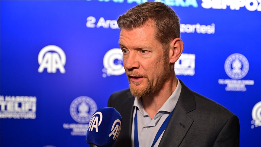 Legal scholar takes on challenges in digital age, calls for ‘balance’ Legal scholar takes on challenges in digital age, calls for ‘balance’