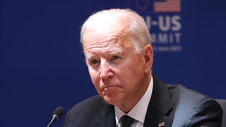 Biden "surveille de près les événements exceptionnels" en Syrie alors que les forces anti-régime entrent à Damas