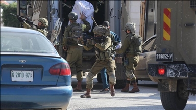 Woman among 16 Palestinians detained by Israeli army in West Bank raids