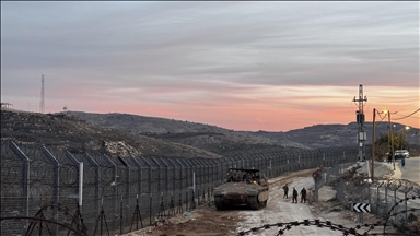 Hamas liderlerinden Meşal, "İsrail'in Suriye'deki zorbalığına karşı durma" çağrısı yaptı