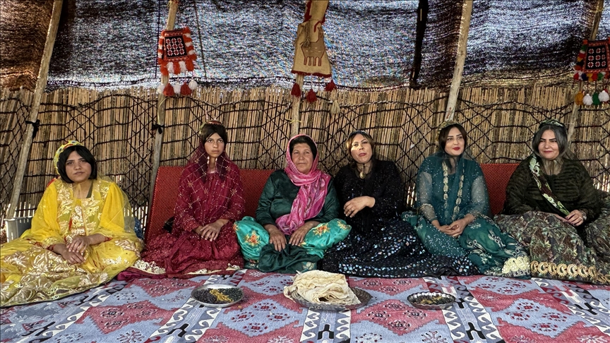 Tarihi Türk tamgaları, Kaşkay Türklerinin kültür, mimari ve el sanatlarında yaşatılıyor