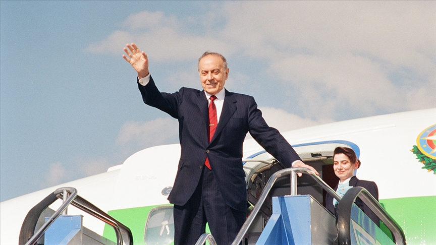 Azerbaycan'ın mimarı Haydar Aliyev