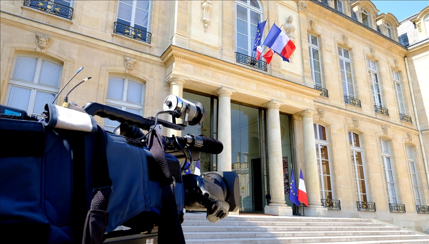 French president to announce new prime minister on Friday