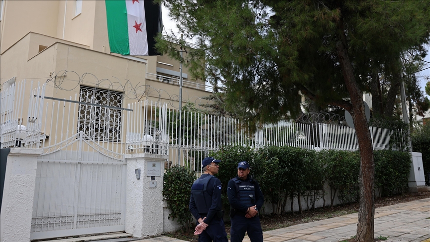 Yunanistan, Suriyeli sığınmacıların iltica başvurularına yanıt verilmesini askıya aldı