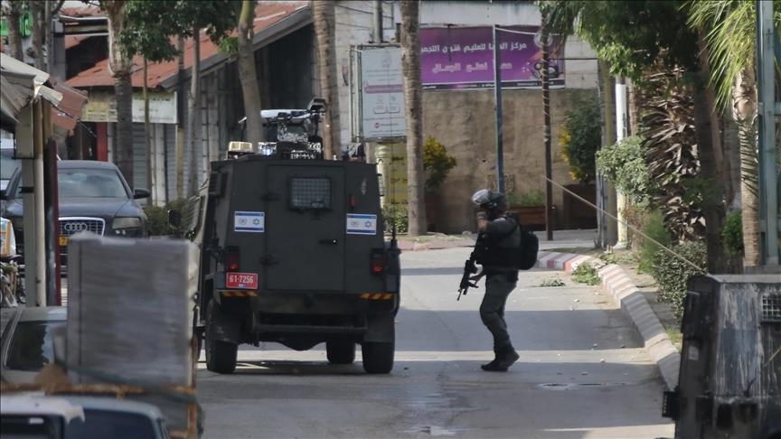 الجيش الإسرائيلي ينفذ اقتحامات واعتقالات في الضفة الغربية المحتلة