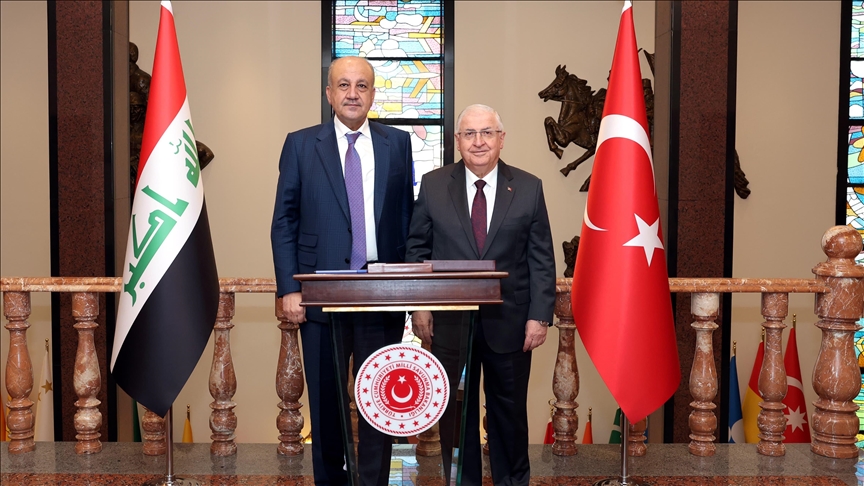 Iraqi defense minister pays working visit to Türkiye