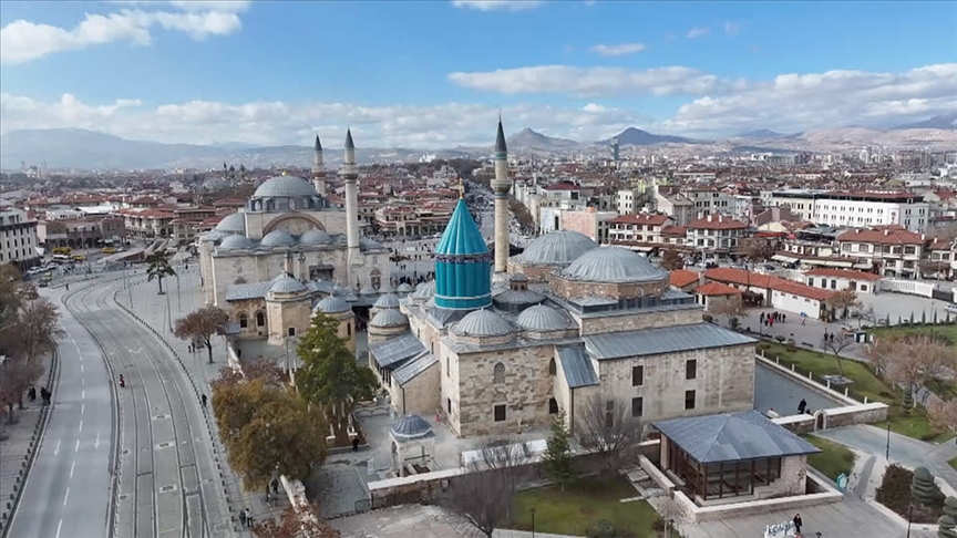 Dünyaca ünlü kişilerin hayranlığı Mevlana'ya merakı artırıyor