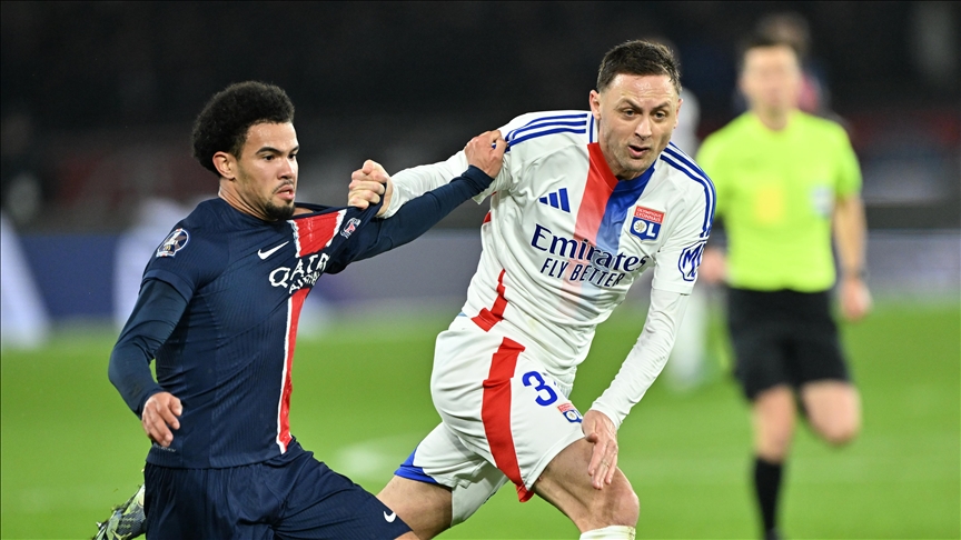 Paris Saint-Germain beat Olympique Lyon 3-1 in Ligue 1