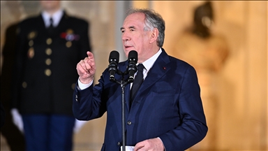 France : François Bayrou entame des consultations pour former un nouveau gouvernement