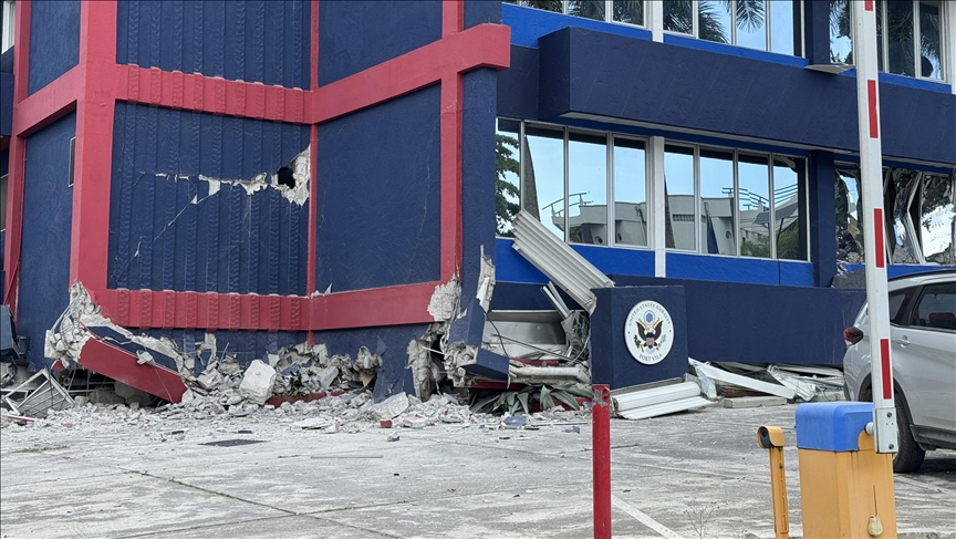 Pasifik ada ülkesi Vanuatu'da meydana gelen 7,3 büyüklüğündeki depremde 6 kişi hayatını kaybetti