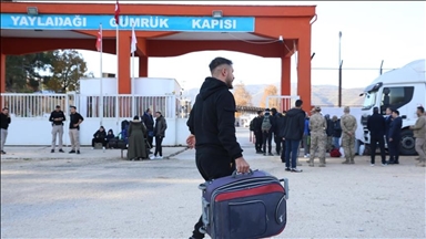 Syrians in Türkiye continue to return home through border crossings