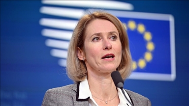 EU urges new political approach on Syria, hints at sanctions review