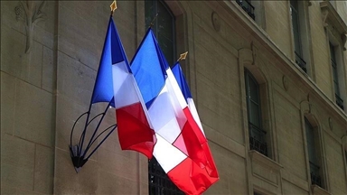 France raises flag at its embassy in Damascus