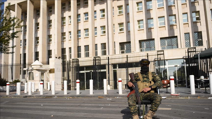 Post-Assad Syrian Central Bank sets exchange rate around 15,000 pounds per dollar