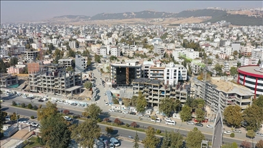 Adıyaman'da yıkılan konut ve iş yerlerinin yerine inşa edilen yapılar yükseliyor