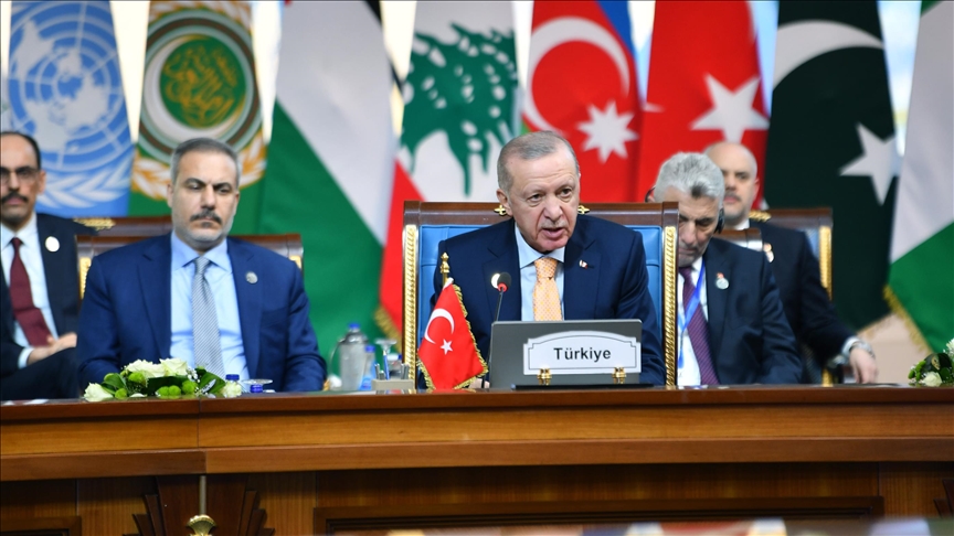 Cumhurbaşkan Erdoğan: Bölgemizde barışın tesisi için D-8 ülkeleri olarak daha fazla çaba harcamalıyız