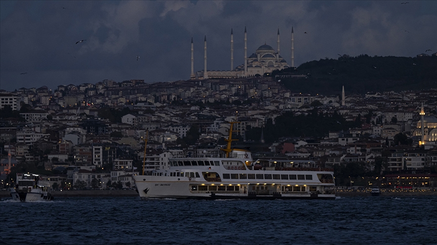 İstanbul'da vapur seferlerine hava muhalefeti engeli