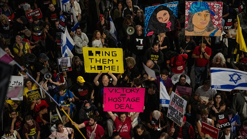استطلاع: 74 بالمئة من الإسرائيليين يؤيدون صفقة لتبادل الأسرى بغزة