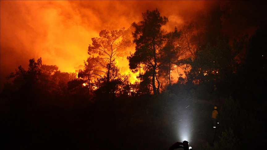 Evacuation orders issued in Australia's Victoria state as bushfire spreads