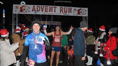 Advent Run: Kostimirani trkači na ulicama Sarajeva 