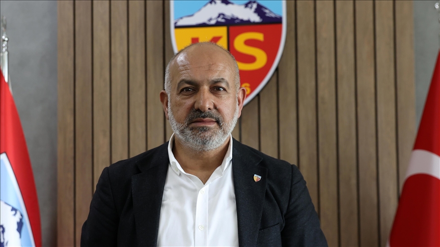 Kayserispor Kulübü Başkanı Ali Çamlı, görevinden istifa ettiğini açıkladı