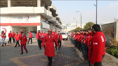 Turkish Red Crescent president visits Idlib bakery, logistics center in Syria