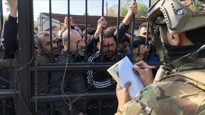 Syrie: les membres du régime déchu rendent les armes et s'enregistrent auprès du nouveau pouvoir