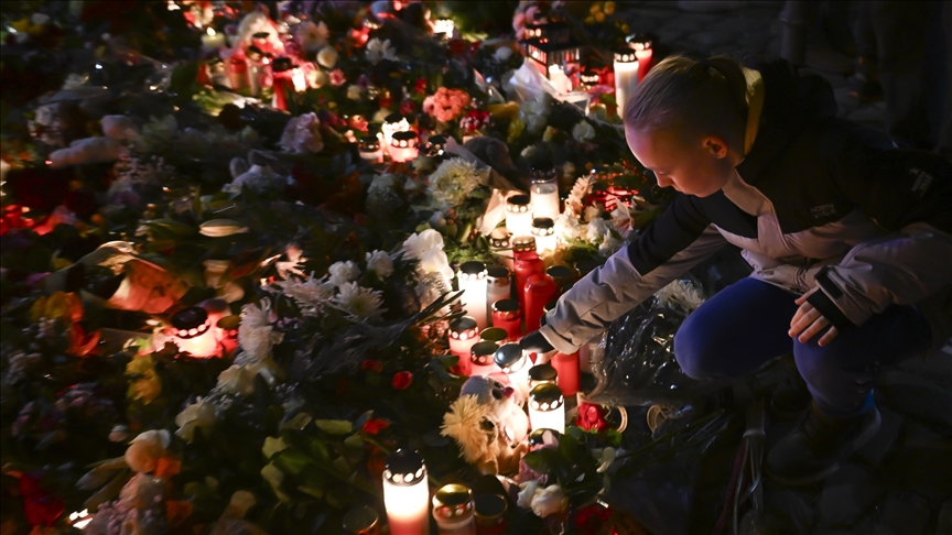 Man held after threatening to stab Arabs at Christmas market in northern Germany