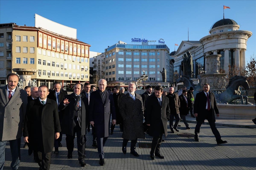 Претседателот на турскиот Парламент, Куртулмуш, во посета на Старата скопска чаршија