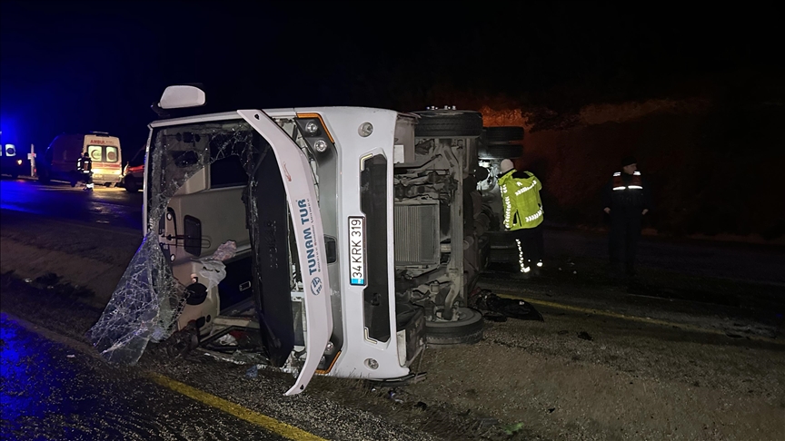 Kastamonu'da devrilen midibüsteki 1 kişi öldü, 23 kişi yaralandı