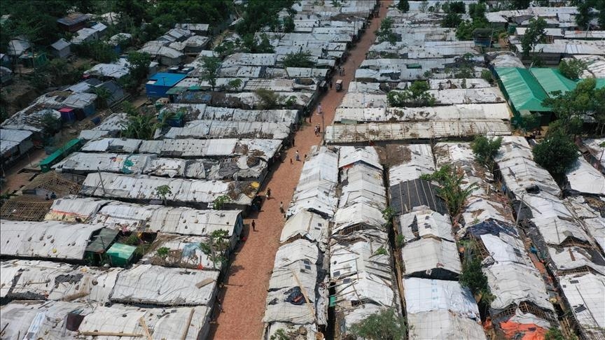 Rohingya camp fire in Bangladesh kills 2, destroys shelters