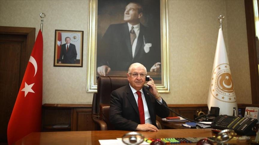 Turkish, US defense chiefs discuss Syria, regional defense