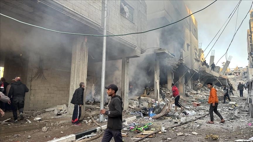 غزة تباد.. مقتل فلسطيني بقصف إسرائيل تجمعا لمدنيين في رفح