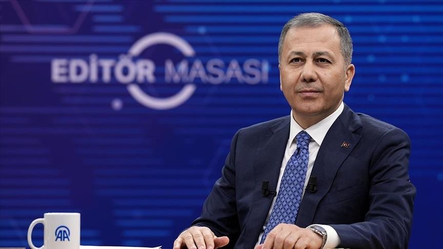 وزير الداخلية التركي يعلن حزمة إجراءات بشأن عودة السوريين
