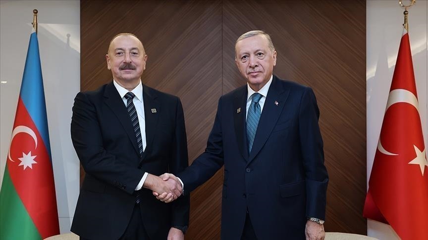 Erdogan et Aliyev discutent des relations bilatérales ainsi que l'évolution de la situation régionale et mondiale