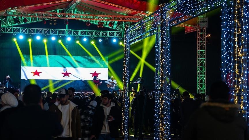 الإدارة السورية الجديدة تعلن تعطيل المؤسسات الحكومية الأربعاء والخميس