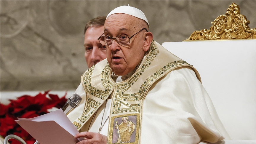 On Christmas, Pope Francis calls for end to war in Ukraine