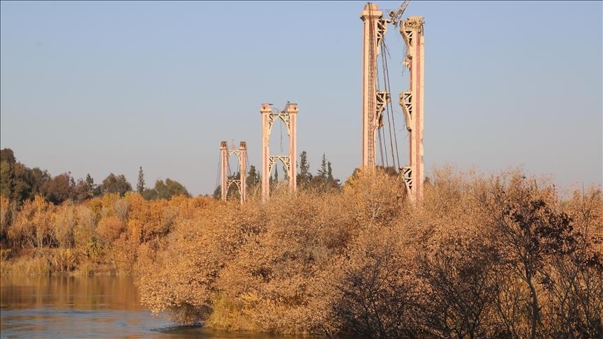 جسور ومعابر دير الزور السورية.. طرق دمرها نظام الأسد (عدسة الأناضول)