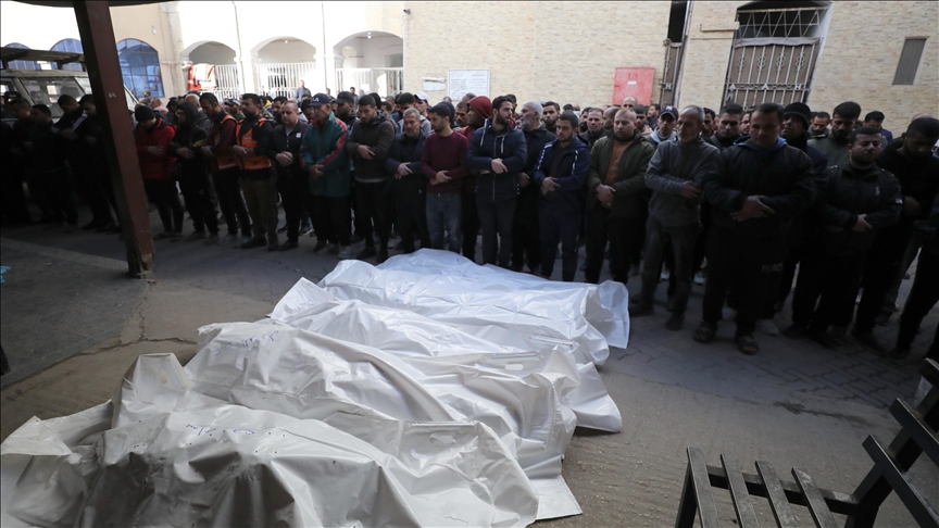 Al menos 14 muertos, entre ellos 3 mujeres y 2 niños, en ataques aéreos israelíes a la Franja de Gaza