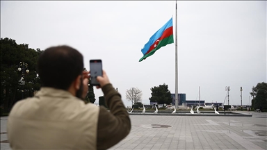 Azerbaycan, uçak kazasında hayatını kaybedenler için yas tutuyor