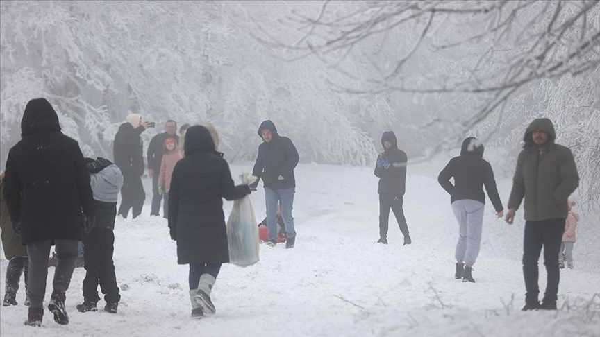 Kırklareli'nde kar görmek isteyenler rotasını Istranca Dağları'na çevirdi