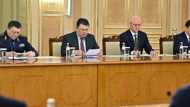 Канат Бозумбаев: Самолет AZAL получил повреждения за пределами Казахстана