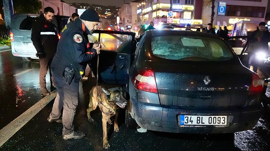 İstanbul Emniyet Müdürü Yıldız, Eyüpsultan ve Gaziosmanpaşa'daki asayiş uygulamasını denetledi: